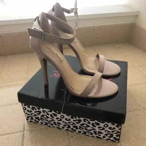 ❤️ Nude strap heels